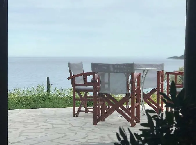 Light Blue House 3 דירה Poúlithra