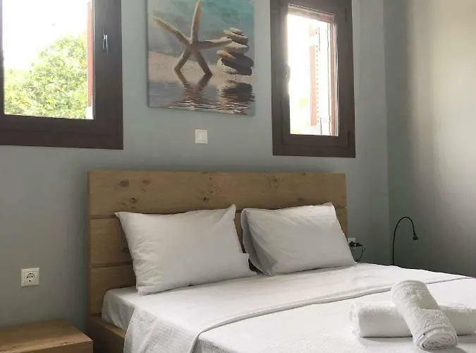 Light Blue House 3 Poúlithra