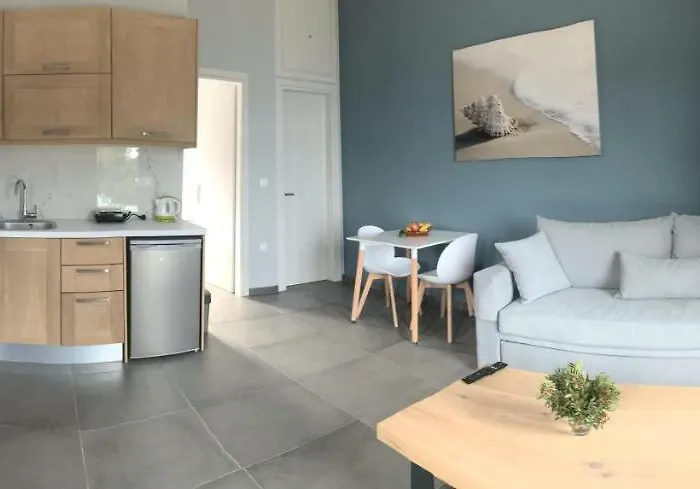 Light Blue House 3 דירה *